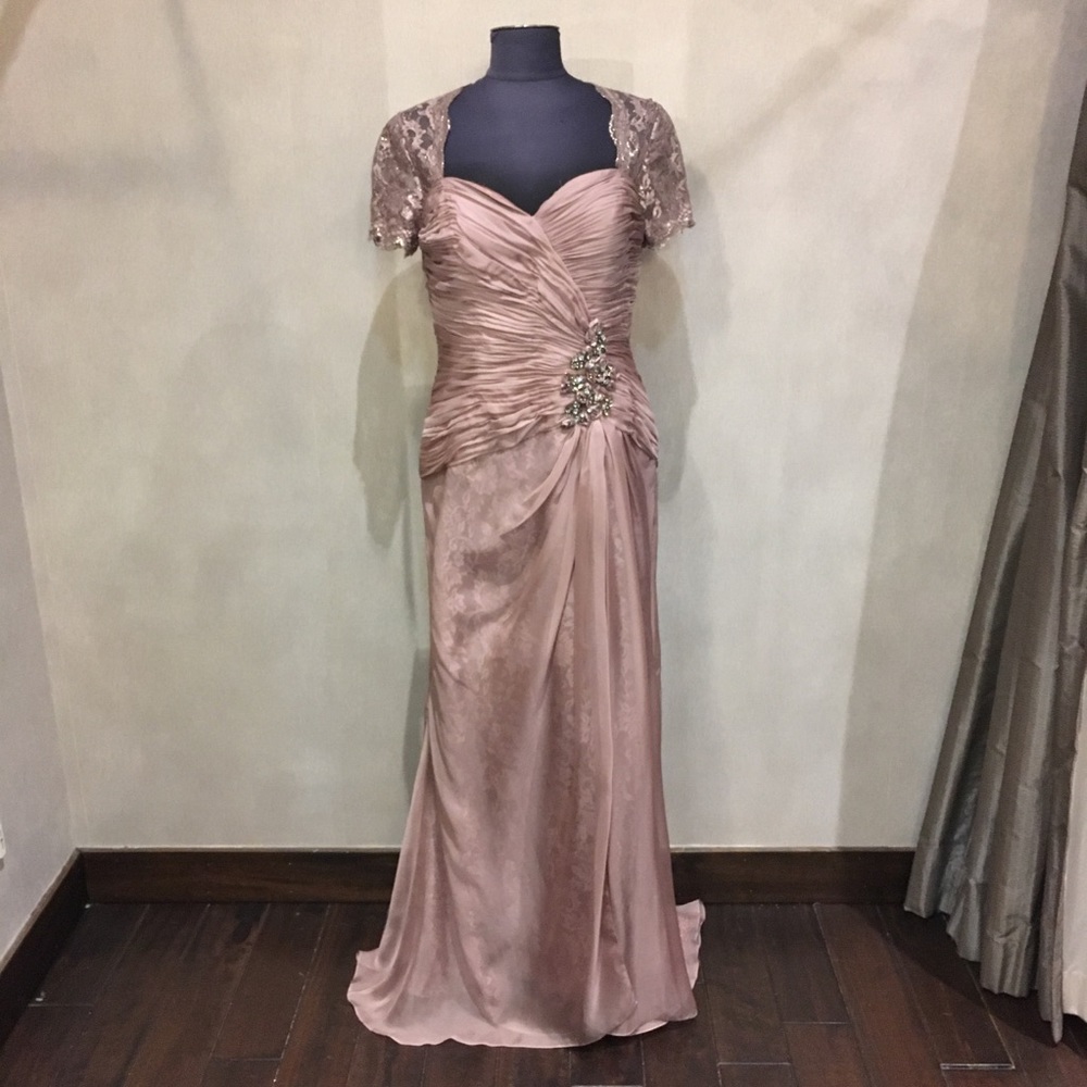 Feriani Size 14 Gown